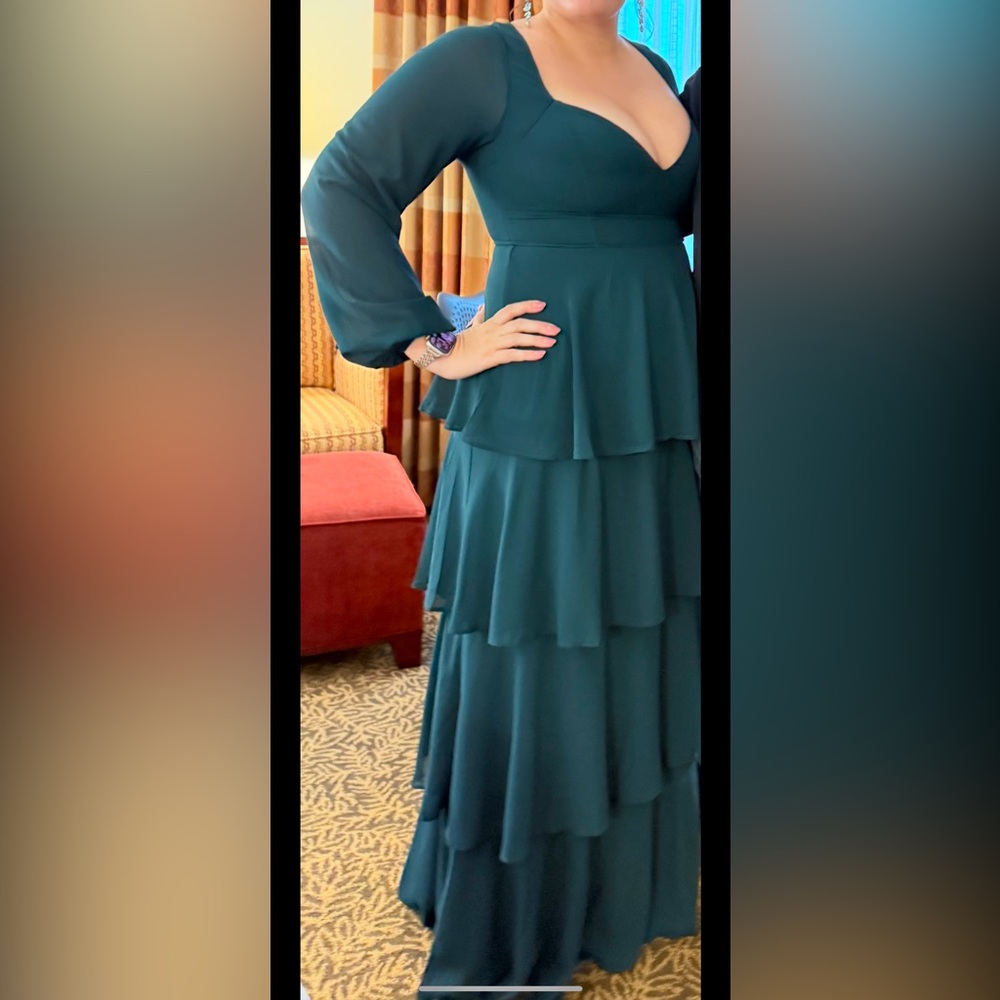 Lulu’s Formal Emerald Maxi dress